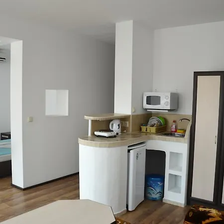 Kani Studios Guest house *